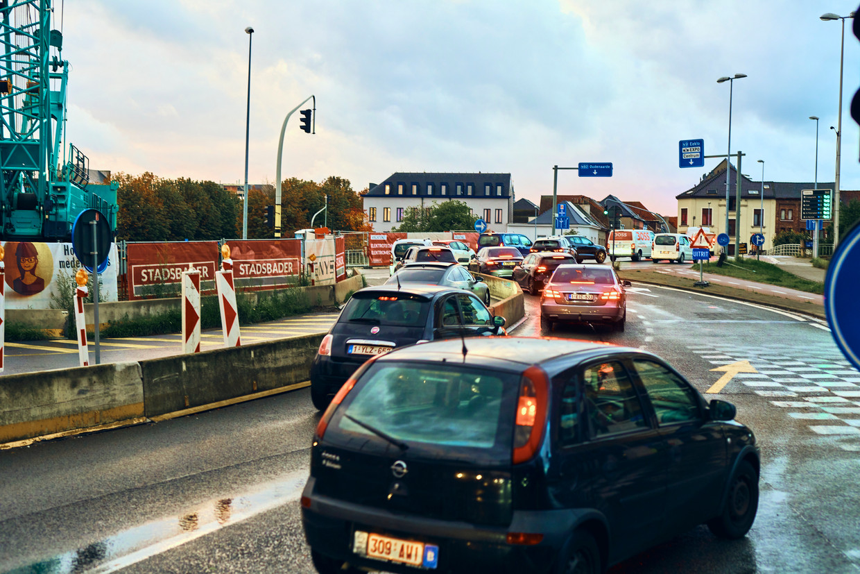 Aan de Dampoort in Gent bevindt zich een van de 302 zwarte punten van Vlaanderen. Beeld Thomas Nolf