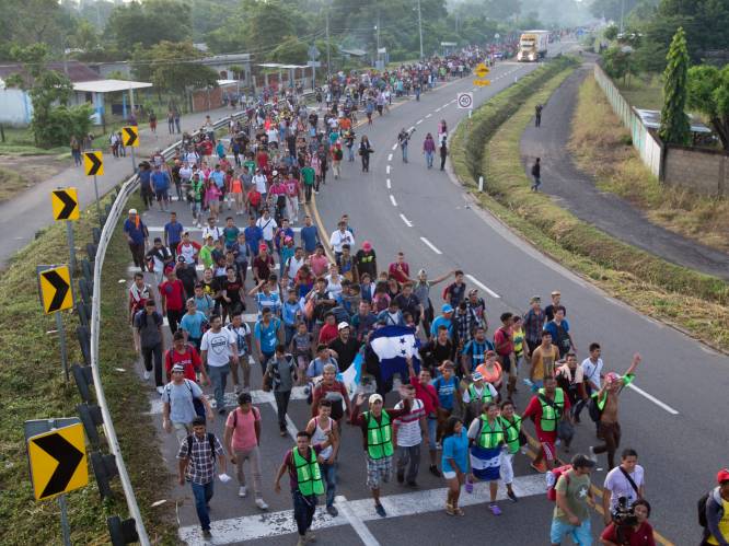 Migrantenkaravaan herneemt tocht door Mexico, ondanks dreigementen van VS