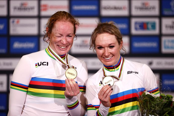 Amy Pieters (à droite) et sa coéquipière Kirsten Wild avaient remporté l’or en octobre dernier, à Roubaix (France), lors des championnats du monde de cyclisme sur piste (course à l’américaine)