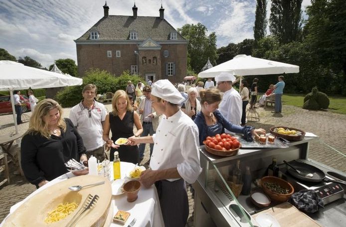 Kasteel Ophemert in Italiaanse sferen | Rivierenland | gelderlander.nl