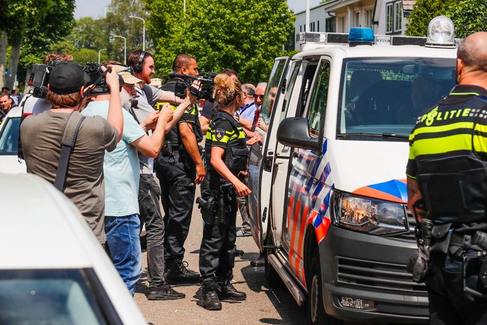 Bakstenen en eieren gegooid naar Pegida in Eindhoven.