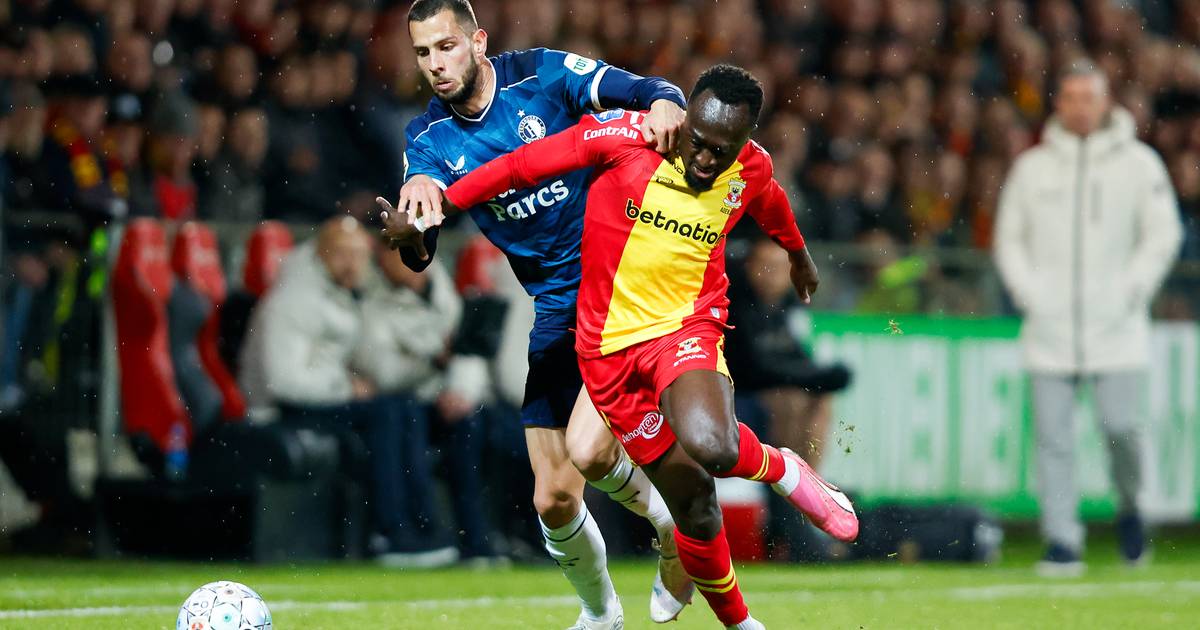 LIVE Uitsluitsel bij Go Ahead Eagles trainer Paul Simonis stuurt