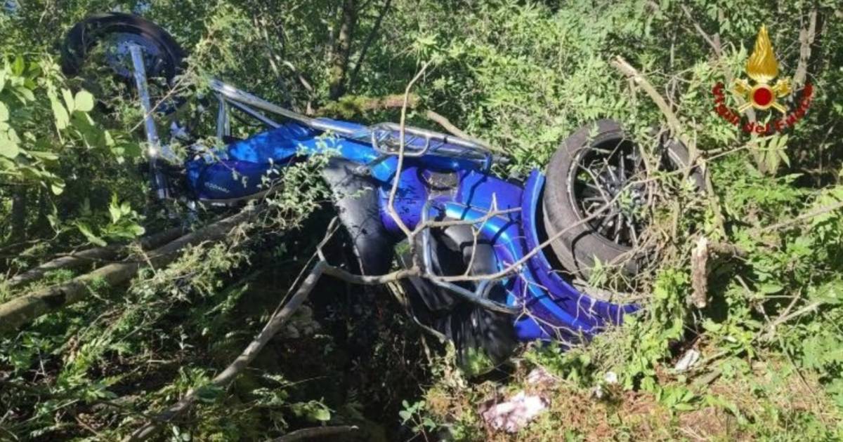 Gli olandesi sono rimasti gravemente feriti all’estero quando hanno mancato il tornante sul Lago di Garda in Italia