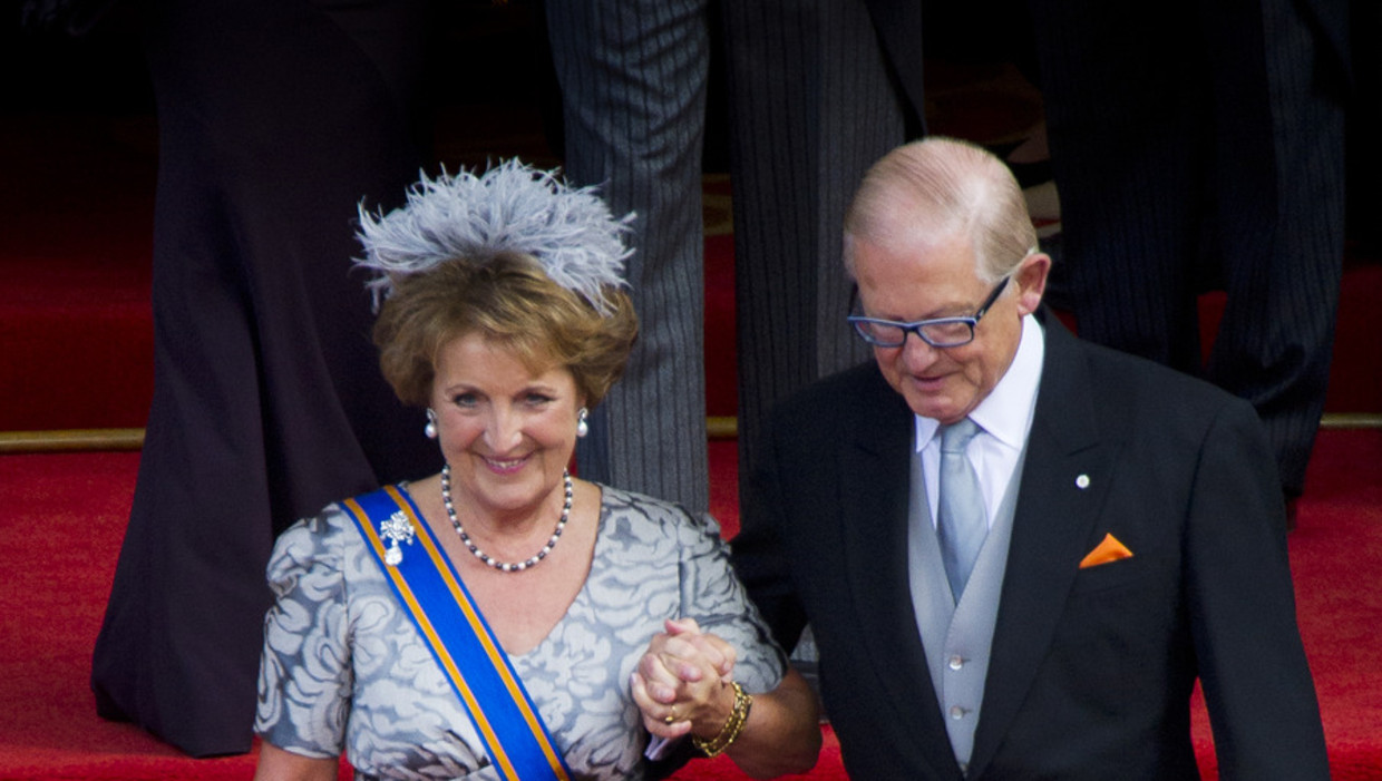 Prinses Margriet en Pieter van Vollenhoven vertrekken uit de Ridderzaal na de troonrede op Prinsjesdag 2012. Beeld anp