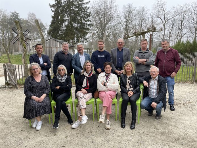 De nieuwe bestuursploeg voor de komende drie jaar.