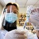 Hoe krijgt de overheid Nederland aan het vaccin?