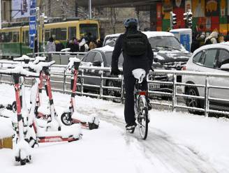 Finland verrast door uitzonderlijke sneeuwval: ook luchtverkeer verstoord