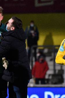 Oud-keeper FC Utrecht maakt knullig eigen doelpunt in tweede divisie België