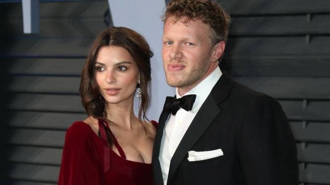 “Ik was doodsbang”: ex-man van Emily Ratajkowski beschuldigd van ongepast gedrag