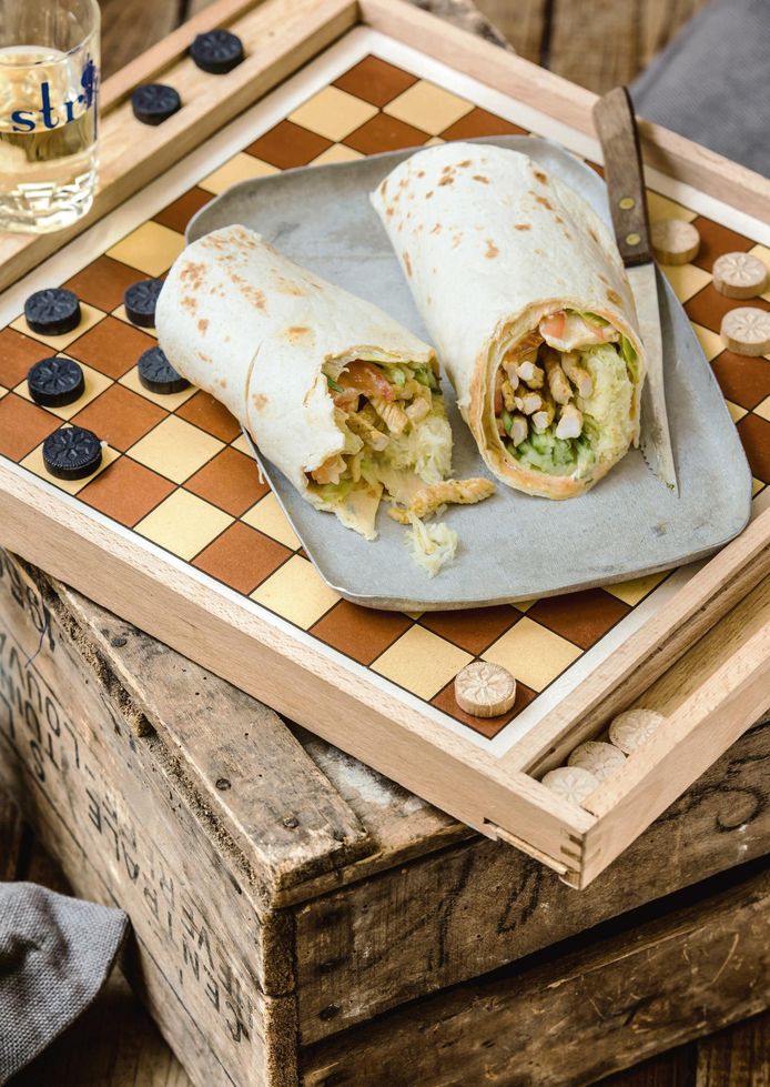 Jeroen Meus maakt durum met kip en oosters sausje Nina kookt hln.be