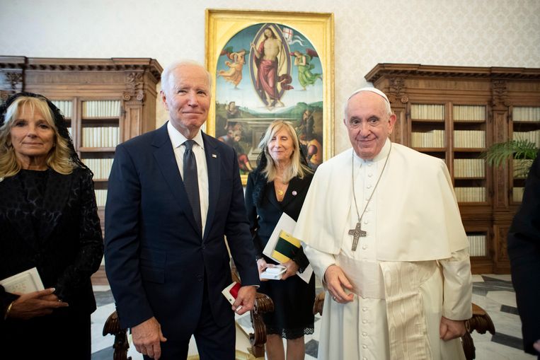 Papa: Biden può continuare a ricevere la comunione nonostante le opinioni sull’aborto e il matrimonio tra persone dello stesso sesso