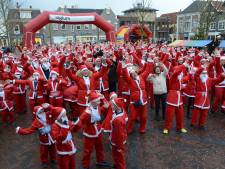 ‘Kerstmannen‘ rennen recordbedrag van 16.000 euro bij elkaar