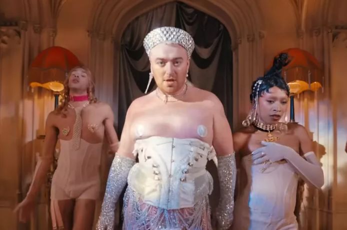 Sam Smith dans son clip “I’m Not Here To Make Friends”.