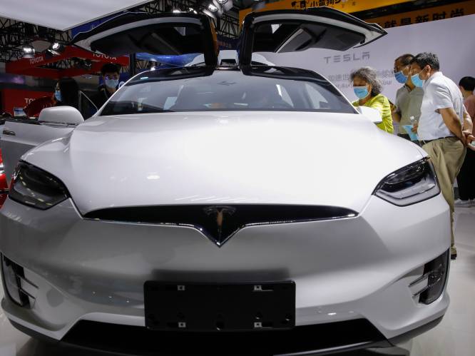 Leuvense onderzoekers hacken sleutel van Tesla Model X: maar paar minuten nodig om auto te stelen