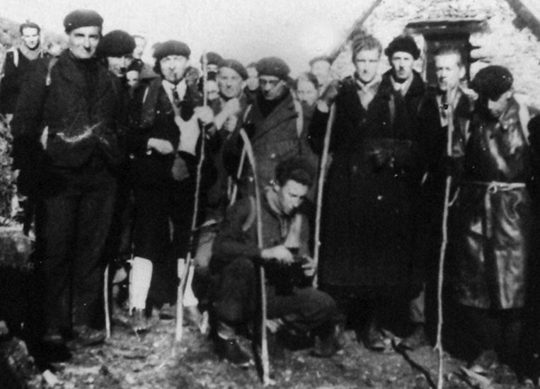 Ontvangst van een groep Engelandvaarders bij koningin Wilhelmina in Londen, 1943. Beeld  