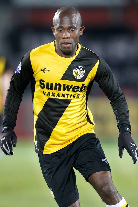 Amoah in het shirt van NAC, seizoen 2010/11.