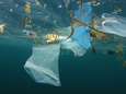 Oceaanwetenschappers roeren in troebele soep: miljarden kilo’s plastic ‘kwijt’