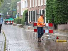 Omstreden betonblokken staan nog tot eind juli in de hoofdstraat van Baarn: ‘Daarna andere oplossing zoeken voor overlast hardrijders’