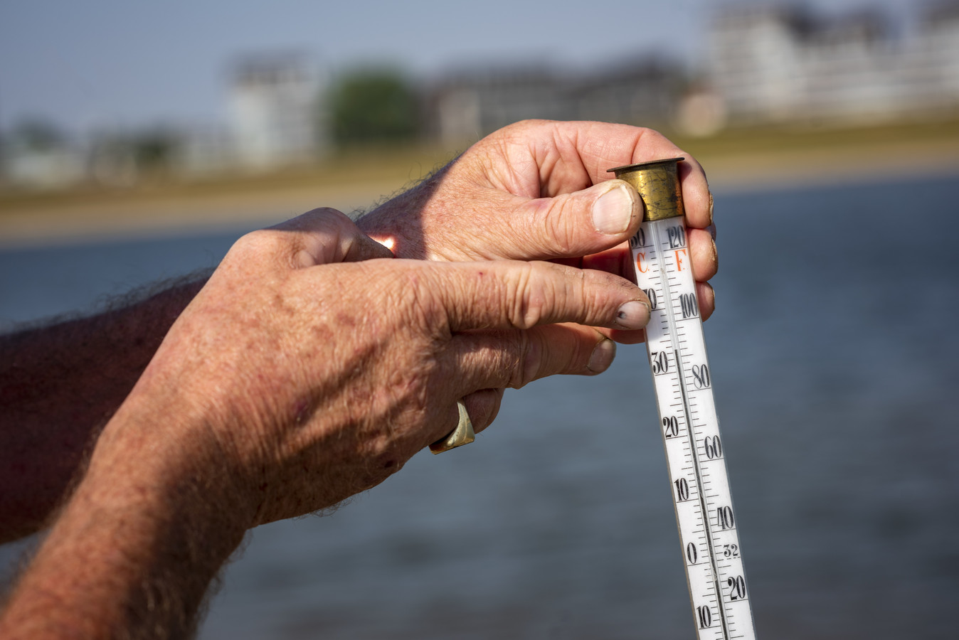 Weerman Mark over hittegolf dag 8 Buitje is mogelijk, maar het blijft warm vandaag en