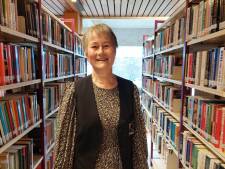 Na 35 jaar tussen de boeken, slaat bibliothecaresse Rose-Marie (61) een nieuw hoofdstuk open: “Tijd om mijn tas thee warm leeg te drinken”