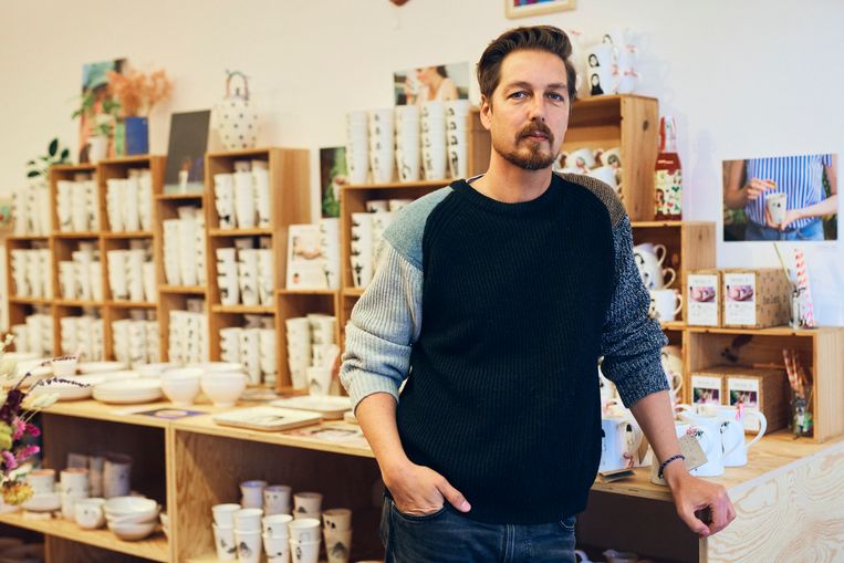Peter Zwertvagher is de helft van het duo achter Helen B, dat handgemaakte spullen verkoopt. Hun Instagram-profiel werd gegijzeld. 'Toen we het losgeld betaalden, lieten de daders weten dat ze meer wilden.’ Beeld Thomas Nolf