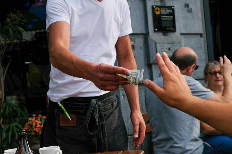 Volgens econoom Geert Noels kan het systeem van fooien de horeca vooruithelpen.