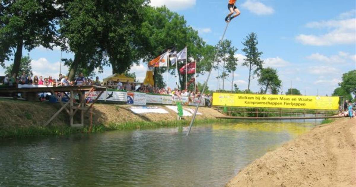Fierljeppen in Altforst ook voor beginners | Maas en Waal