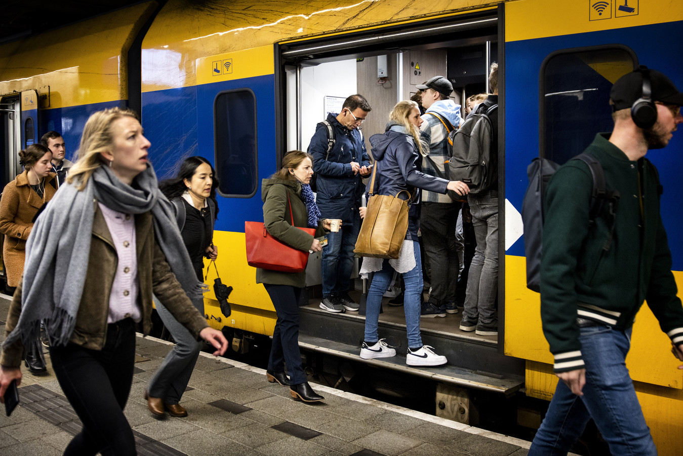 Ns Laat Opnieuw Minder Treinen Rijden Foto Ad Nl