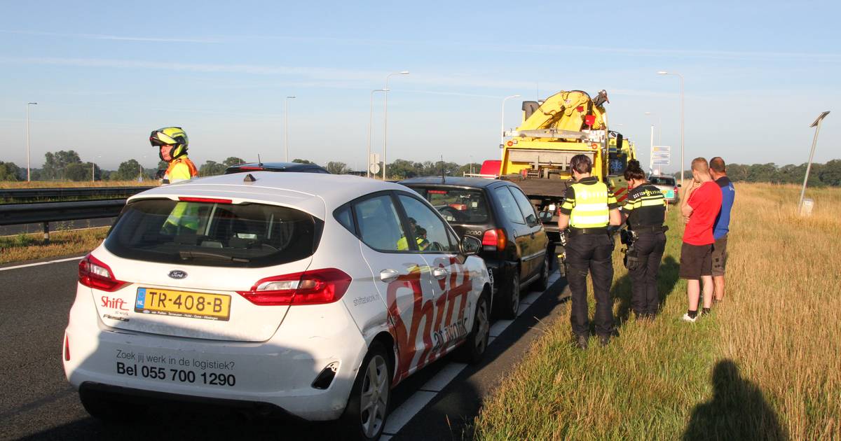 Gewonde na kettingbotsing met drie autos op N36 bij Almelo.