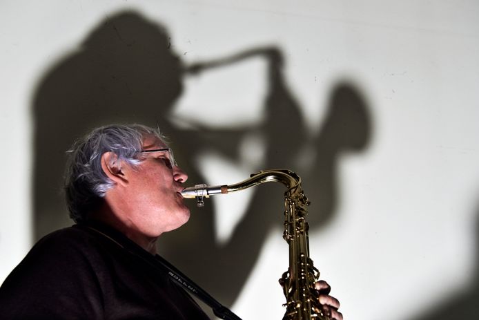 Bennie Waanders, saxofonist in de live band van Come Together III.