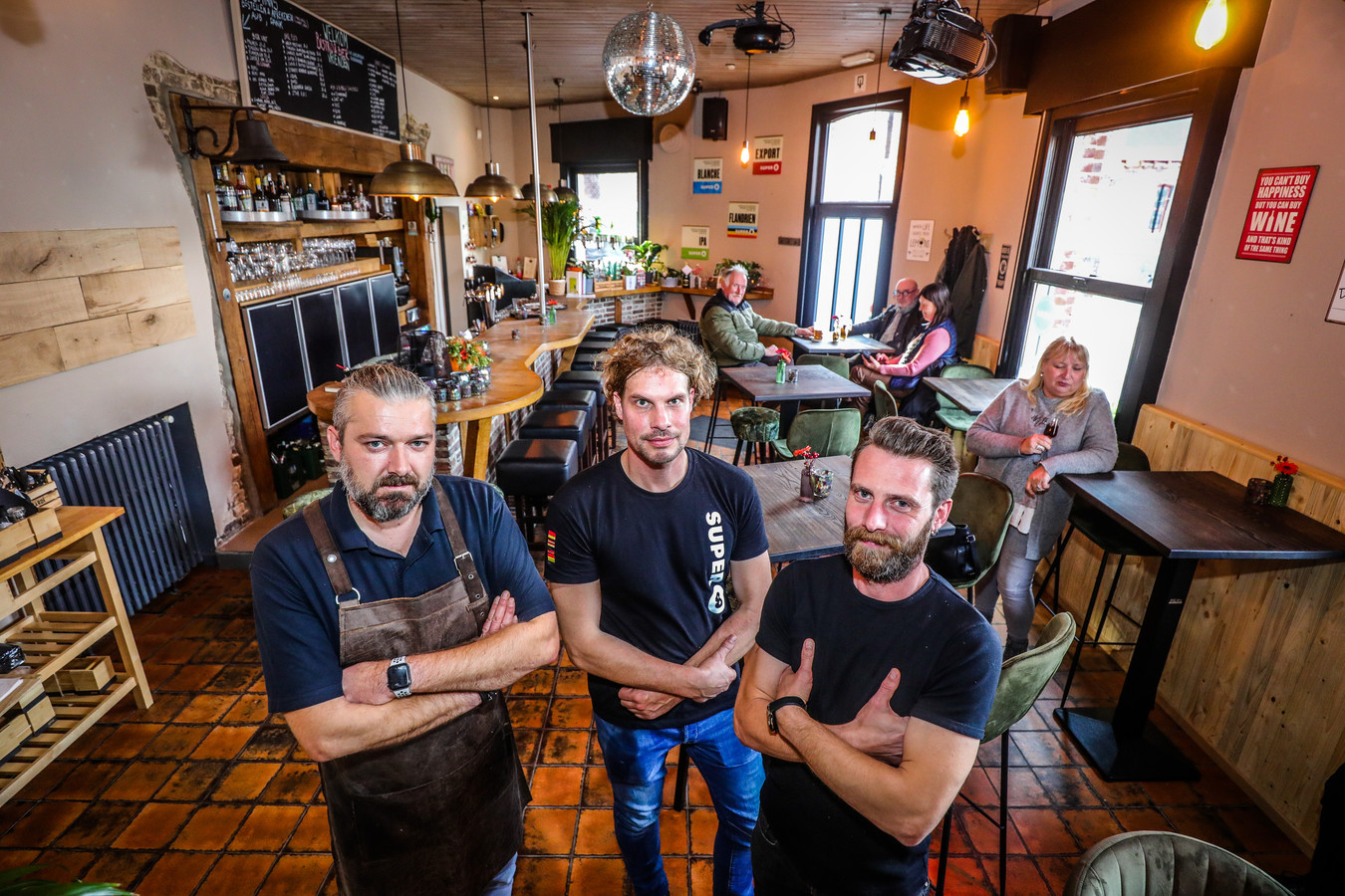 Drie vrienden openen Bistro&Bier ‘t Oud Gemeentehuis op Markt van