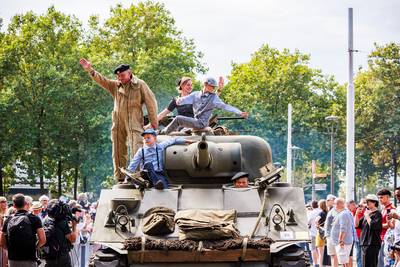 IN PICTURES. Parade, village, ball and commemoration: this is how Antwerp commemorated 80 years of liberation