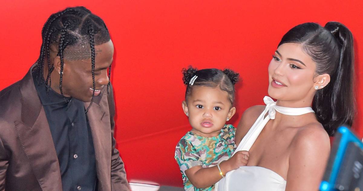 Travis Scott e Kylie Jenner sotto accusa per aver portato la loro figlia a una festa di Astroworld |  Famoso