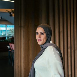 Inclusie-expert Hanan Challouki: ‘Laat een vrouw dragen wat ze wil, dat lijkt me een basisrecht’