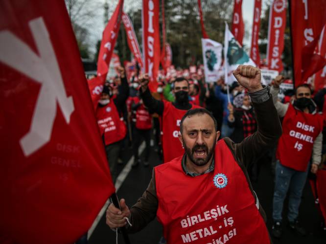 Tientallen arrestaties bij protest tegen rentebeleid in Turkije