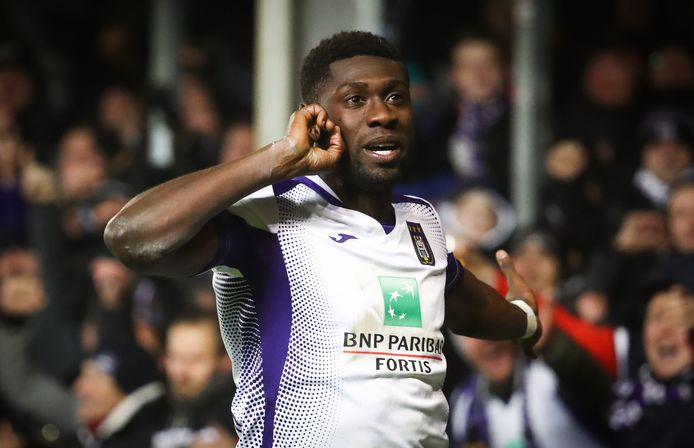 Derrick Luckassen na zijn goal in Moeskroen voor Anderlecht.