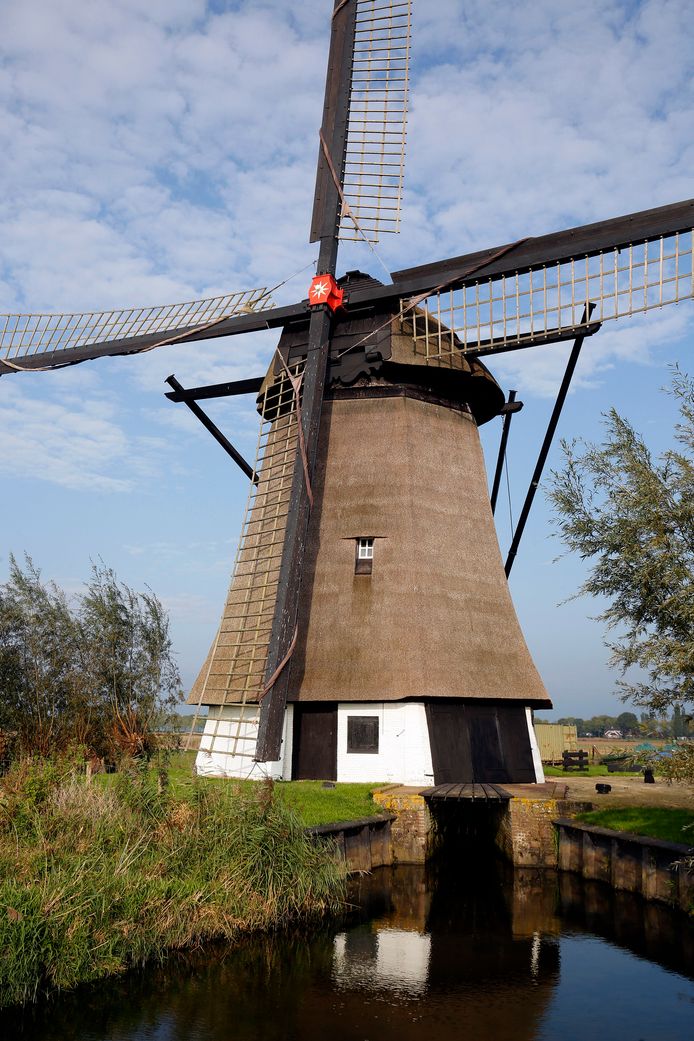 Van oudsher telt het dorp veel monumentale boerderijen en molens.