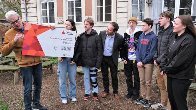 Zesdejaars BimSem maken ‘groene oase’ van speelplaats: “Hier is te veel steen”