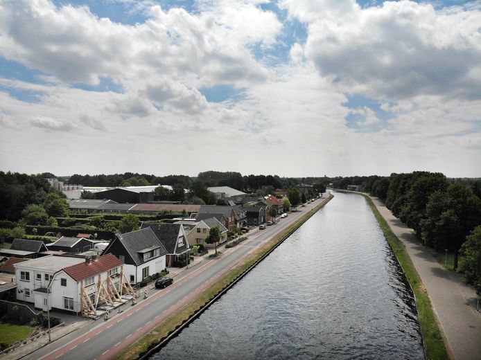 In Daarlerveen staan meerdere beschadigde huizen. Een van de bewoners vecht nu de hoogte van zijn subsidie aan bij de rechtbank.