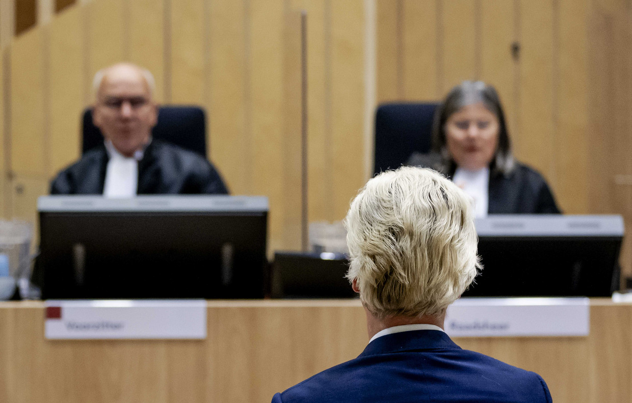 Wilders voor aanvang van een zitting van het hoger beroep in augustus. Beeld ANP