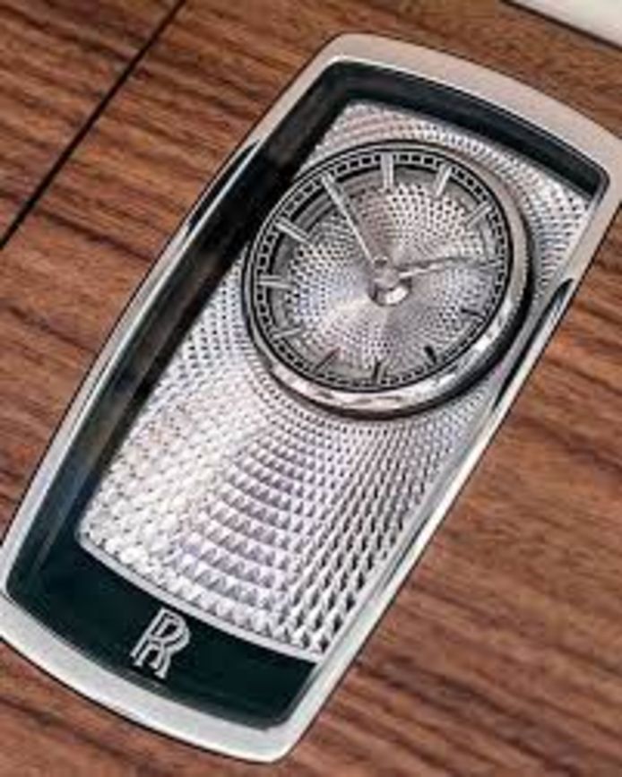 Het klokje van de Rolls-Royce.