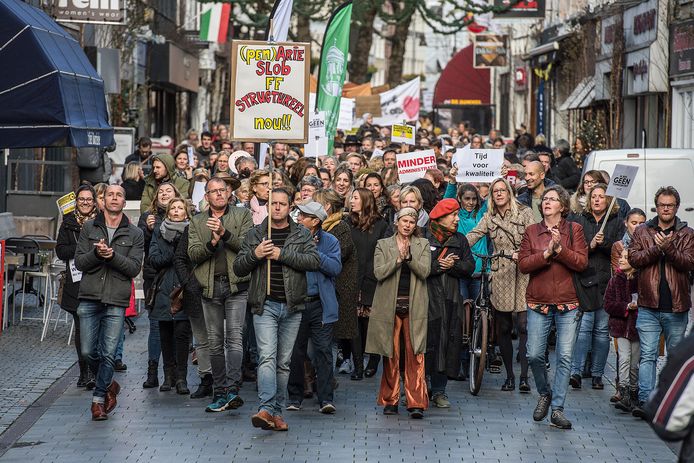 In november van vorig jaar liepen honderden leraren uit de regio mee in een protestmars door de binnenstad van Breda.
