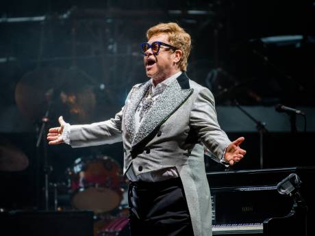 Na Engelse titel krijgt Elton John ook hoogste Franse onderscheiding