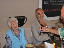 Co is 105 jaar en overleefde corona: ‘Ik ben van de generatie die ze dood moeten slaan’