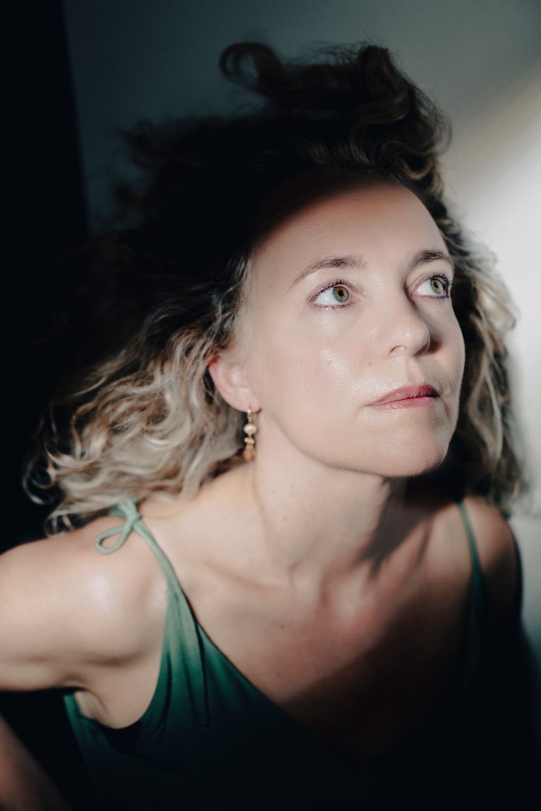 ‘Ik heb zeven jaar geprobeerd zwanger te raken. Vijf operaties, zoveel behandelingen. Ik heb me zo ellendig gevoeld, en toen werd Robyn geboren.’ Beeld © Stefaan Temmerman