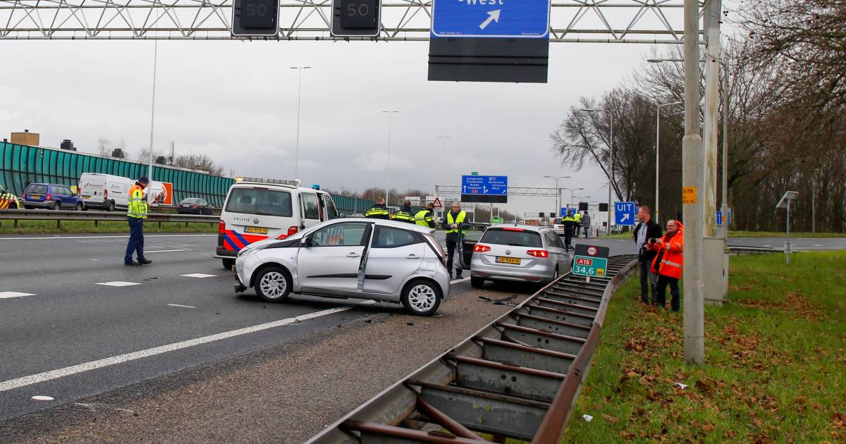 Ongeval op de A16, tunnelbuis Drechttunnel afgesloten.