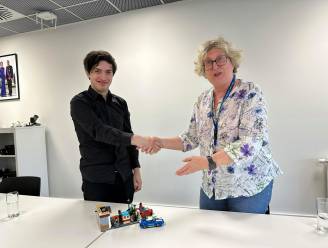 Verhaal van verloren én teruggevonden 50 eurobiljet inspireert: Björn (24) maakt kunstwerk in LEGO om politie te bedanken