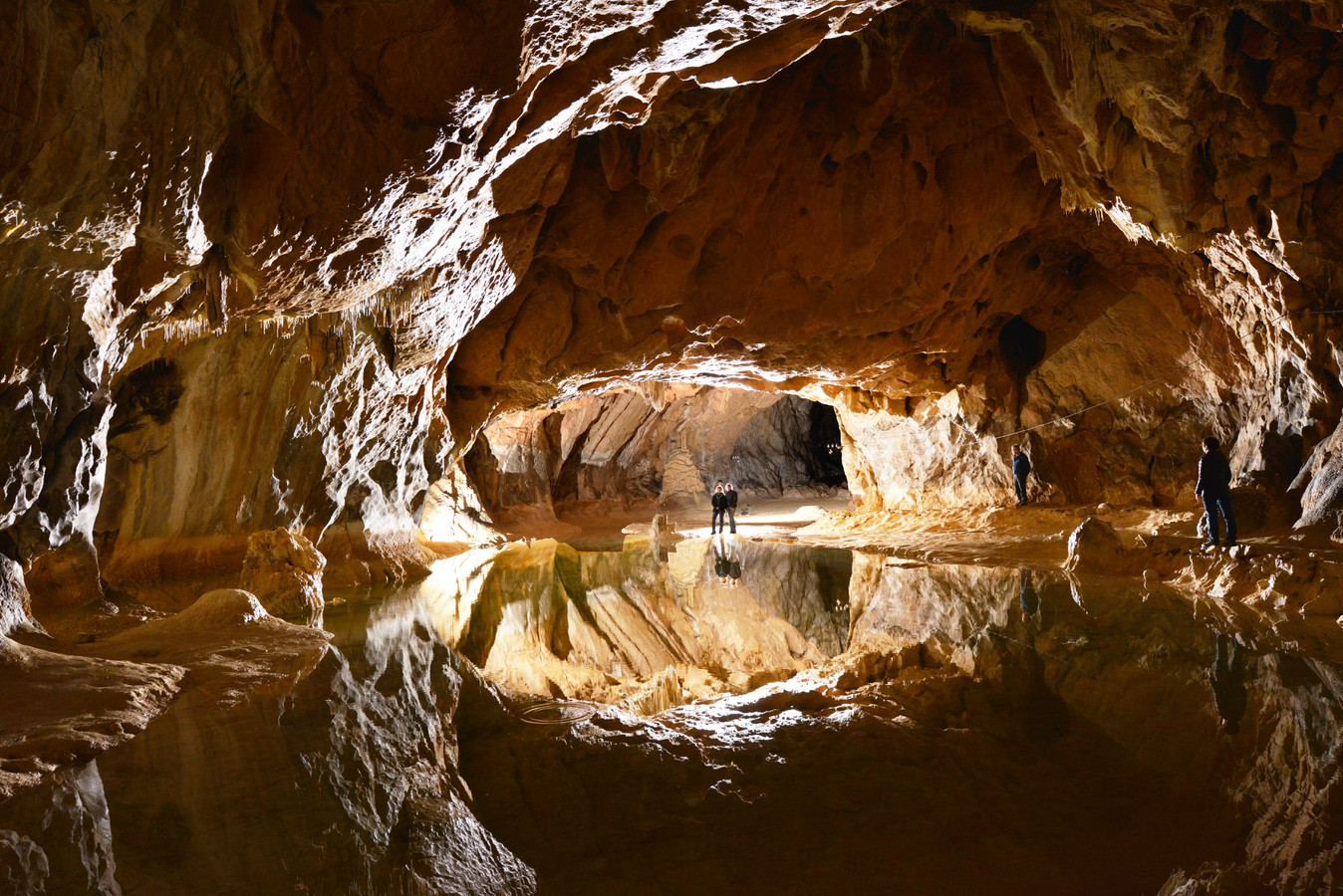 де грот. грот сен-марсель-д’ардеш, франция. пещера святого марселя дардеш. пещера бон-бон. ле лазаре.