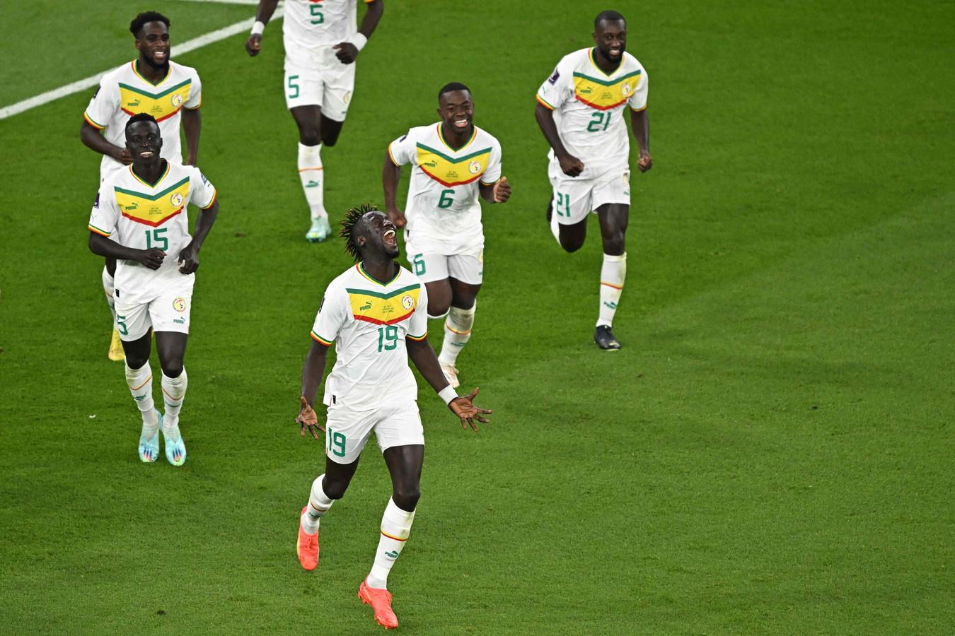 Uitgeschakeld Qatar maakt eerste WKgoal ooit, maar Senegal lijdt geen