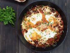 Wat Eten We Vandaag: Shakshuka met chipolataworstjes